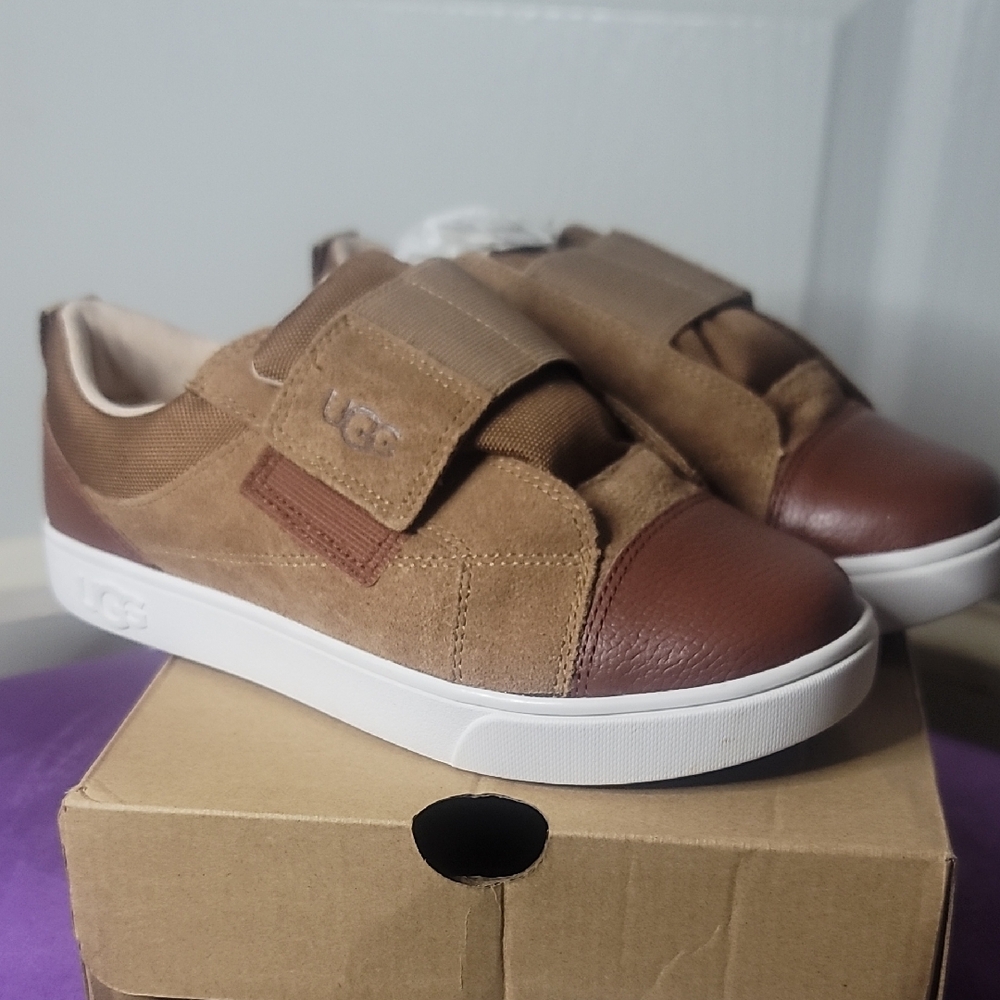 UGG Brown Leather Sneakers with Minimalist Design Sz 3